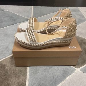 COPY - CHRISTIAN LOUBOUTIN, WOMENS 39, LATTE